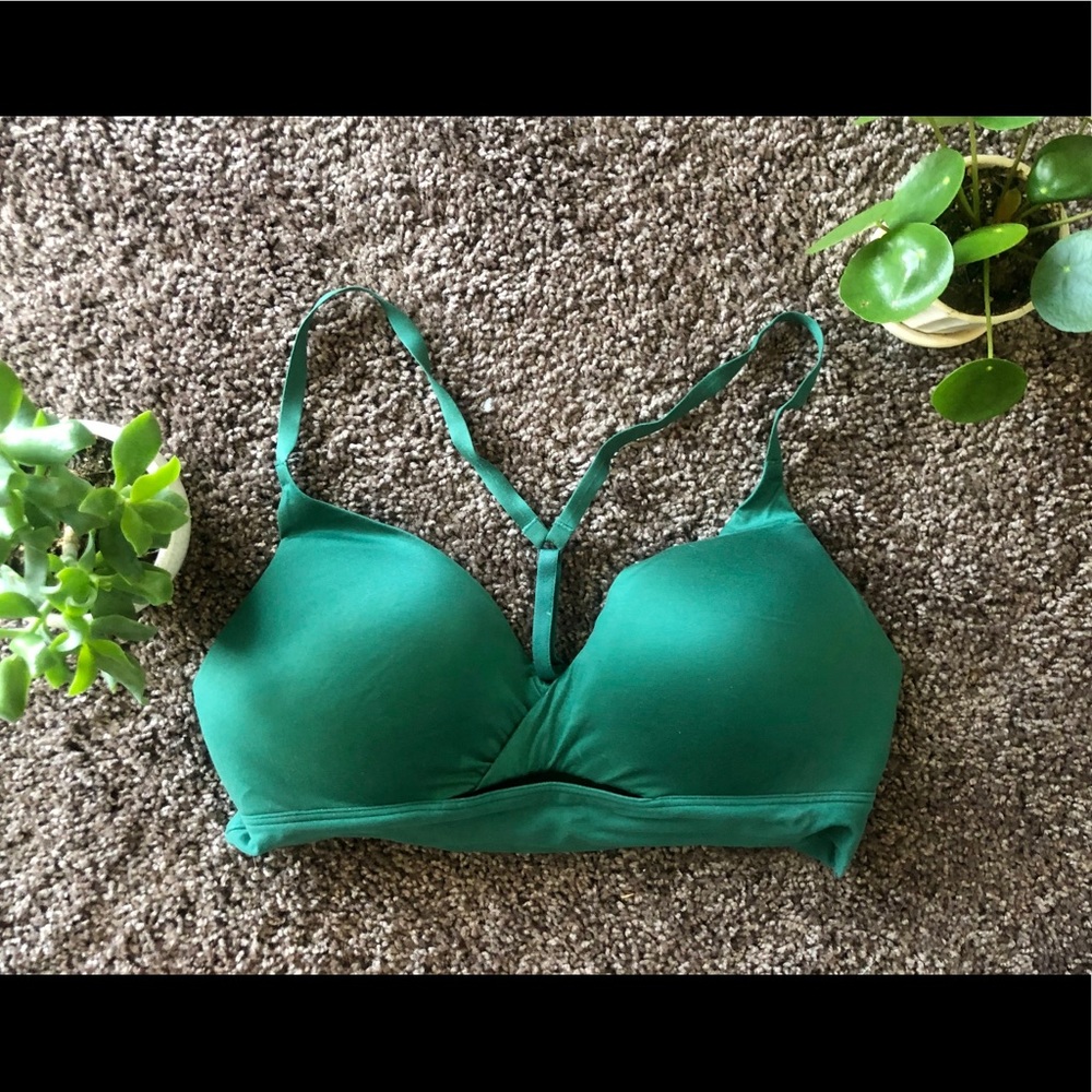 🌿Victoria’s Secret Cutout Racerback Bra